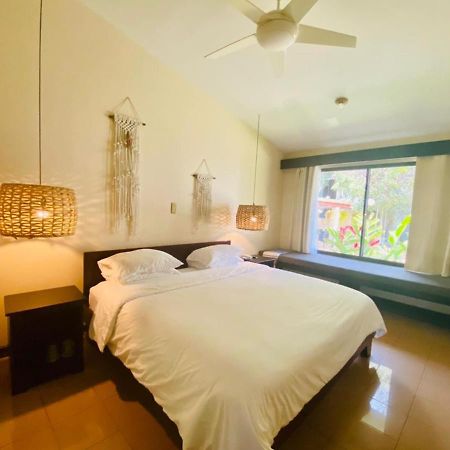 Hotel Mango Airport Rio Segundo Екстер'єр фото