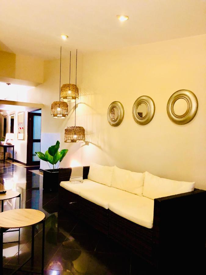 Hotel Mango Airport Rio Segundo Екстер'єр фото