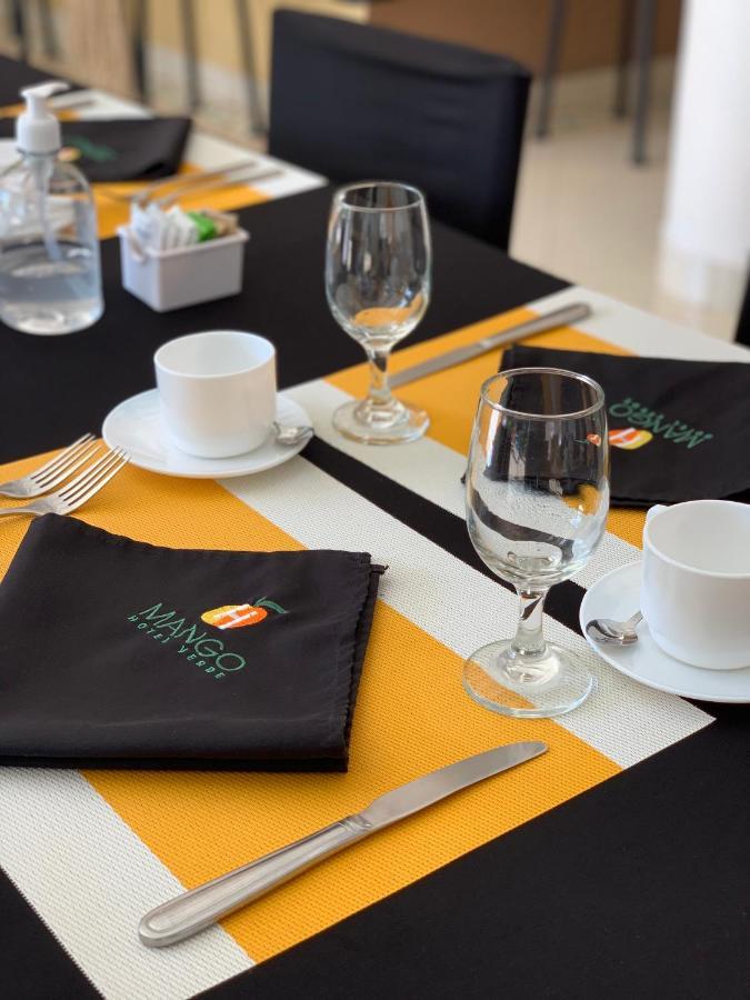 Hotel Mango Airport Rio Segundo Екстер'єр фото