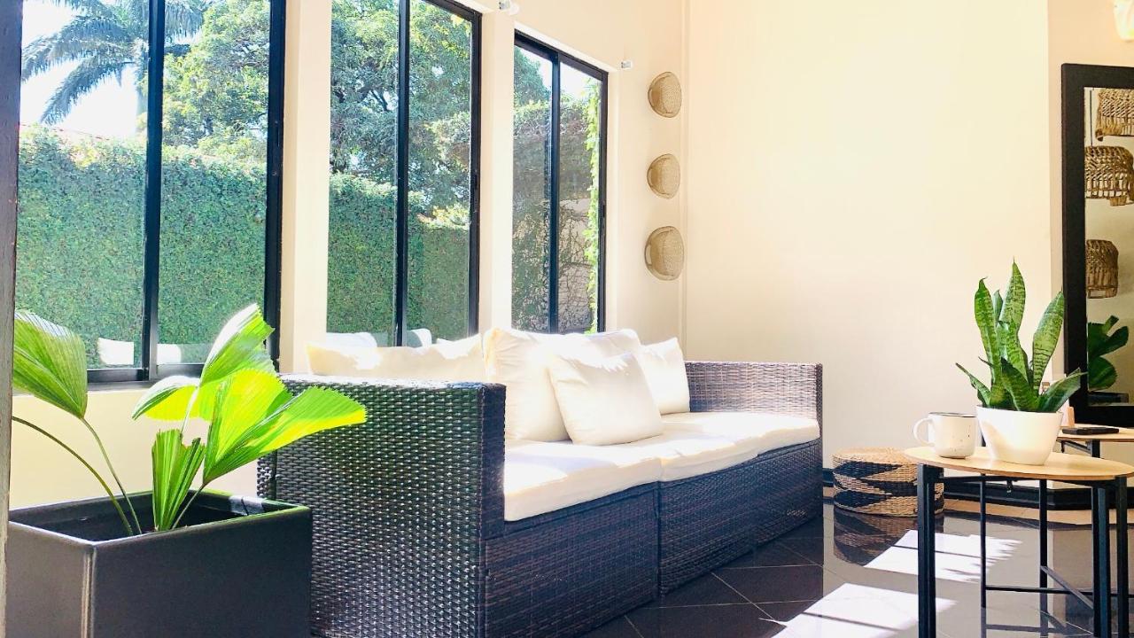 Hotel Mango Airport Rio Segundo Екстер'єр фото